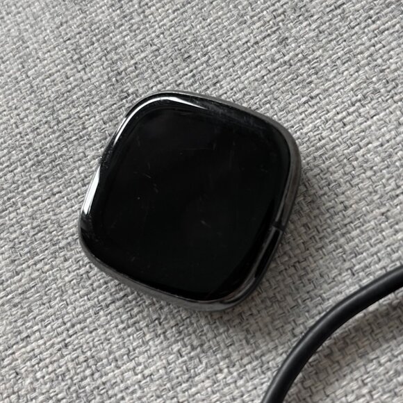Fitbit Versa 3 - Black (O $250) - Picture 5 of 6